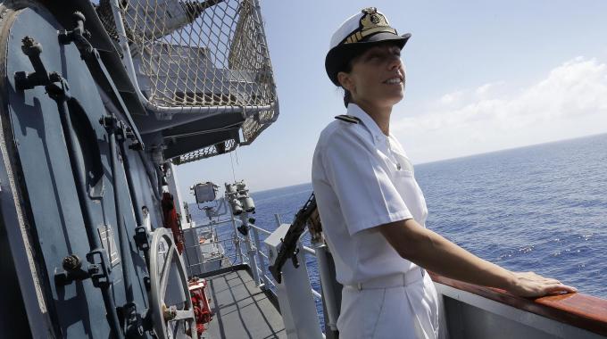 In mezzo al mare o in capitaneria di porto?